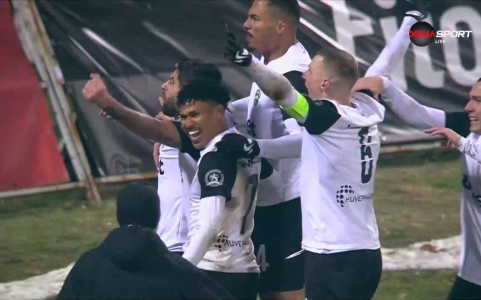 Лудогорец спечели дербито с ЦСКА на Българска армия с късен