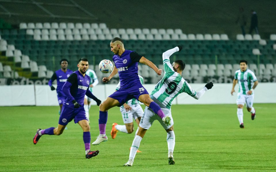 Шест контроли ще изиграе Етър по време на зимната си