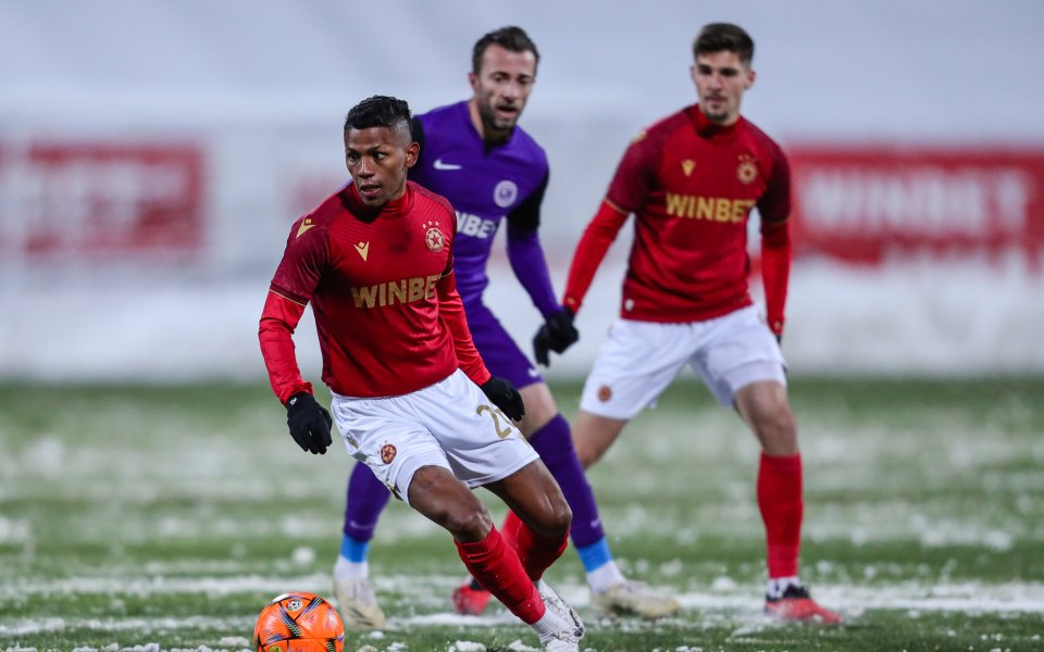 В ЦСКА ще освободят още две места за чужденци извън