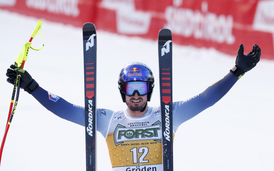 Доминик Парис триумфира в спускането във Вал Гардена, старт от