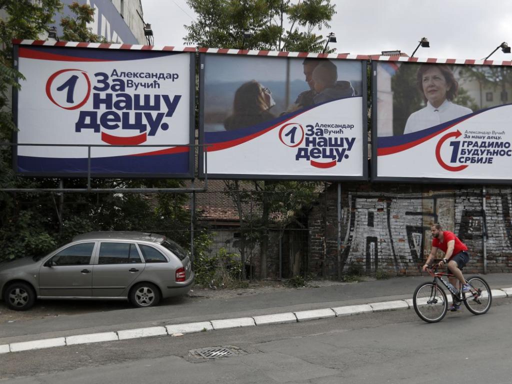 Сърбите избират днес народни представители в пети пореден вот откакто