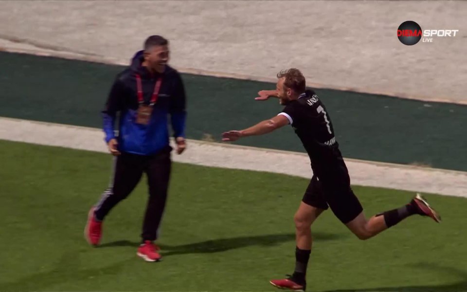 Към Тобиас Хайнц и Джонатан Линдсет в ЦСКА може да