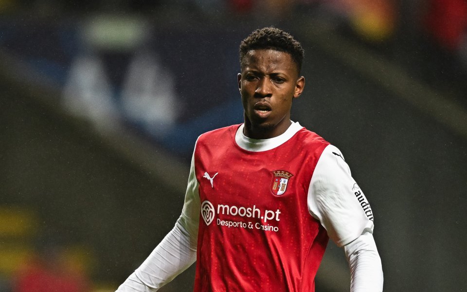 Щутгарт ще опита да привлече голмайстора на Брага Симон Банза,