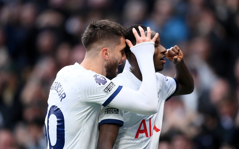 Тотнъм и Борнемут играят при резултат 1:0 в мач от 20-я