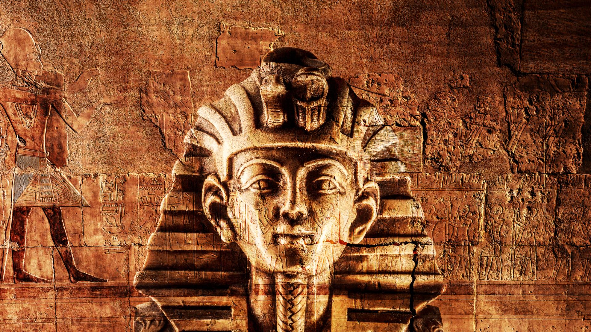 Когато през 1922 г Хауърд Картър се натъква на полузаровено