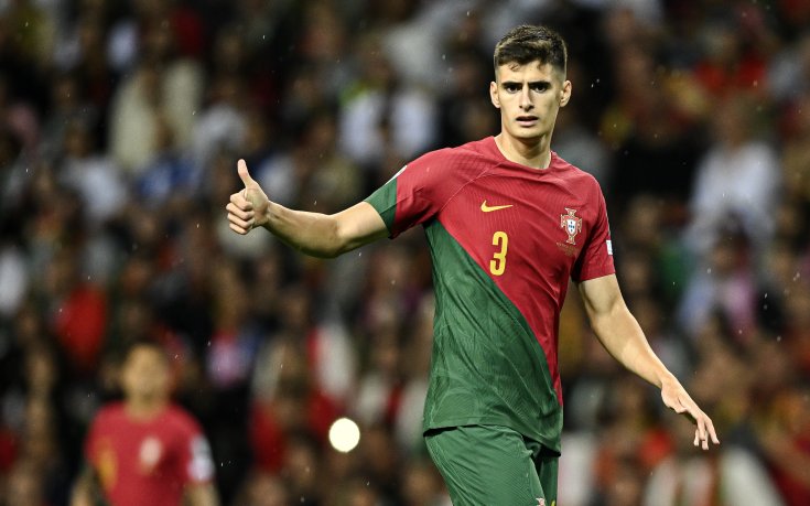 Челси бърза да изпревари Манчестър Юнайтед за португалски национал