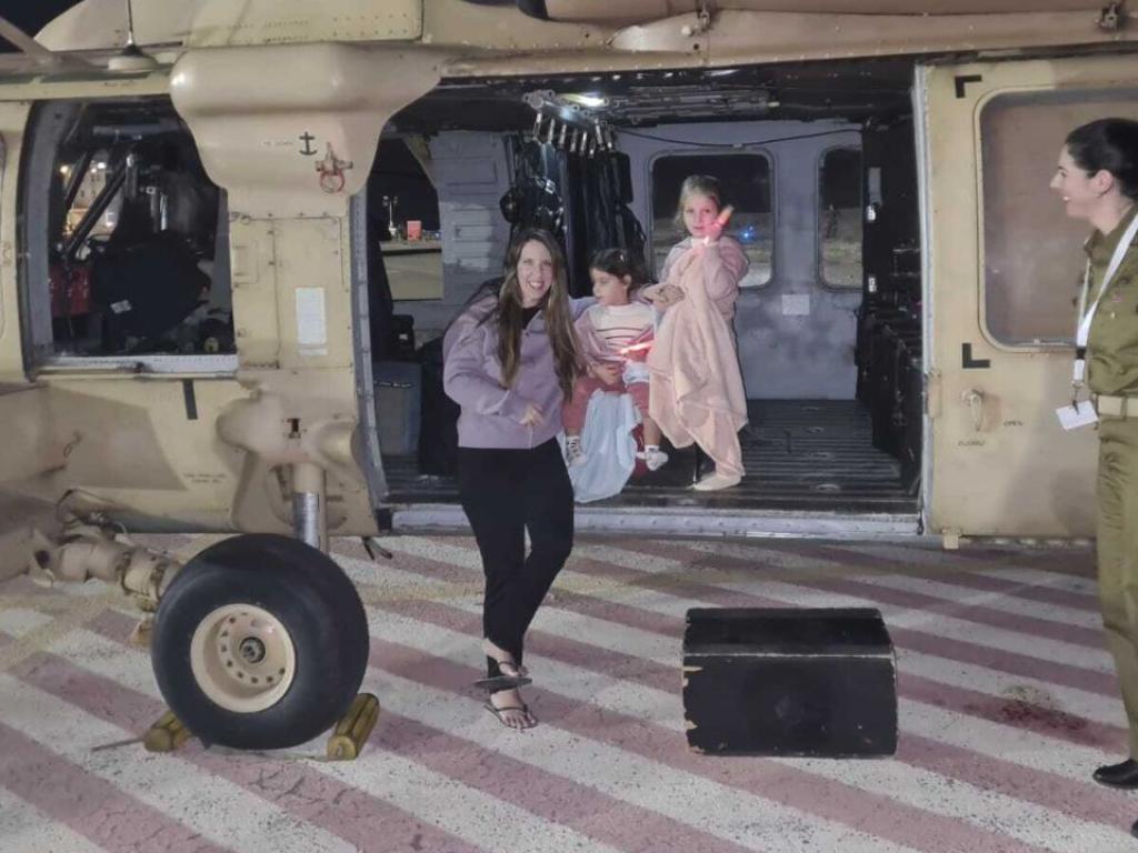 Освободената израелска заложница казва че е издържала на психологическа война
