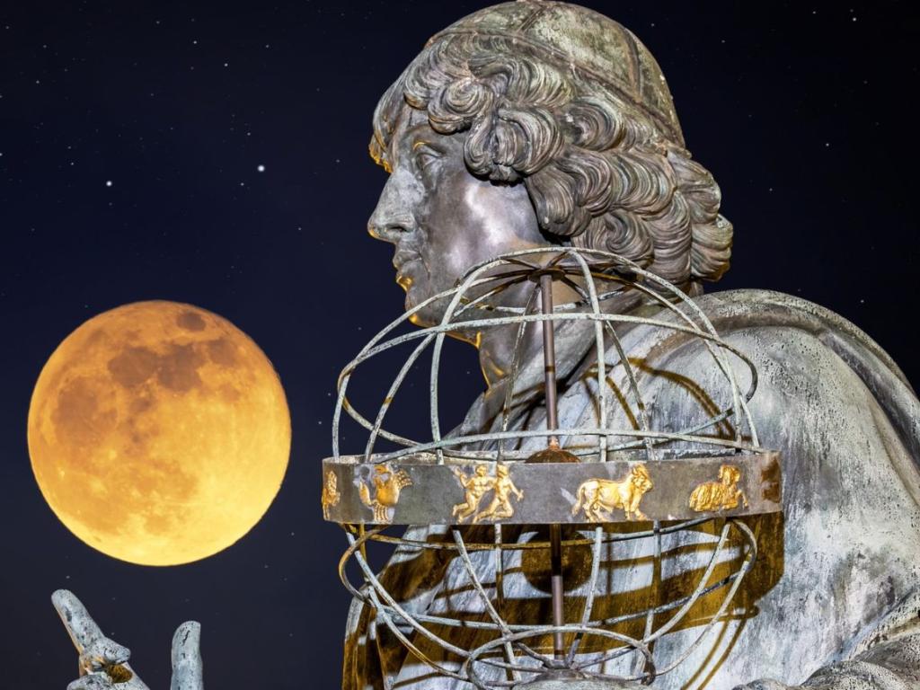 Николай Коперник е астрономът който преди пет века обясни че
