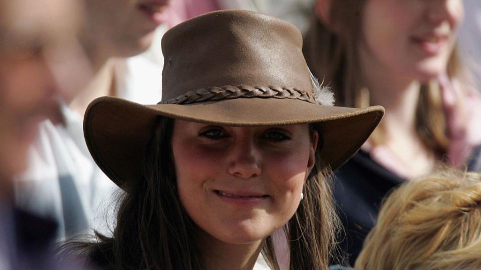 Безупречни къдрици, елегантен стил и ярка усмивка - днес Кейт