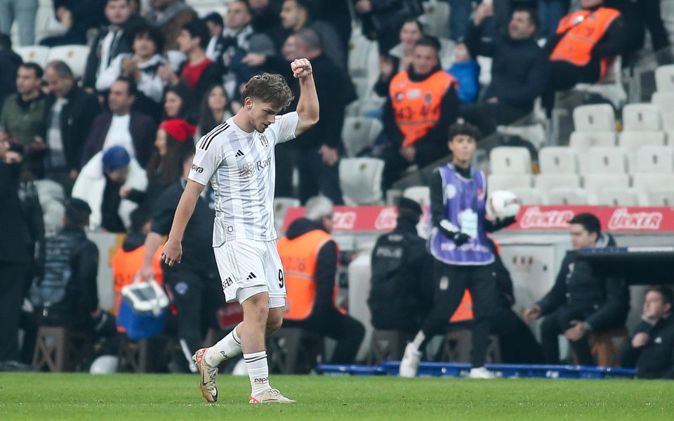 Астън Вила ще се опита да изпревари конкуренцията за правещия