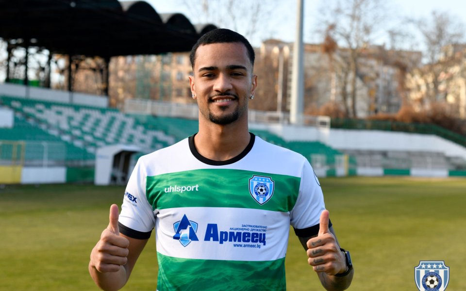 Първото зимно попълнение на Черно море Уеслен Жуниор може да