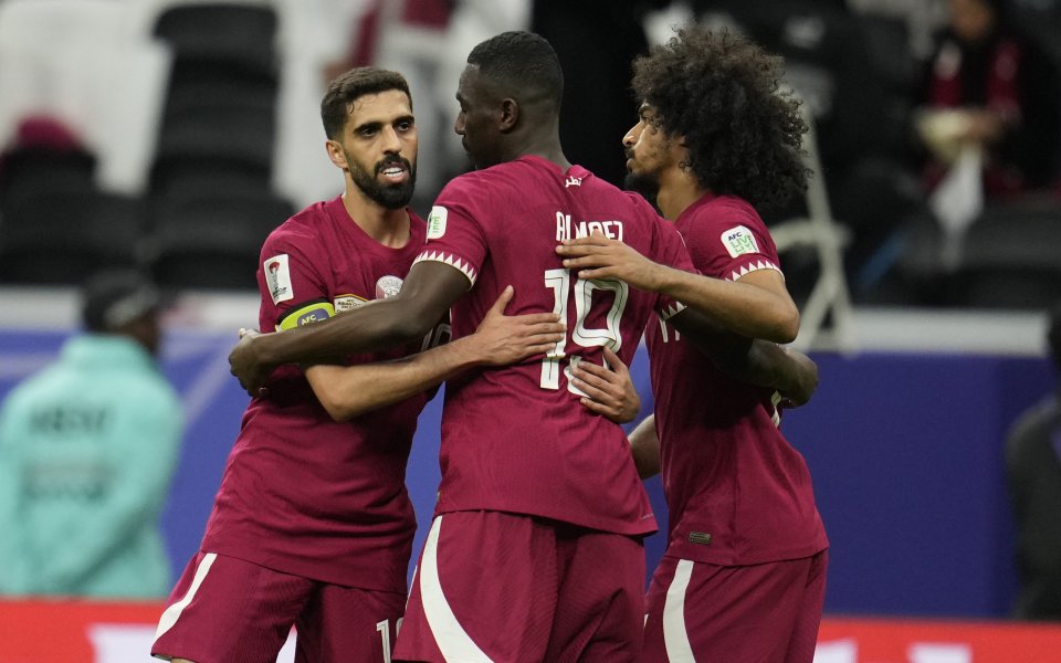 Катар се превърна в първия осминафиналист в турнира за Купата