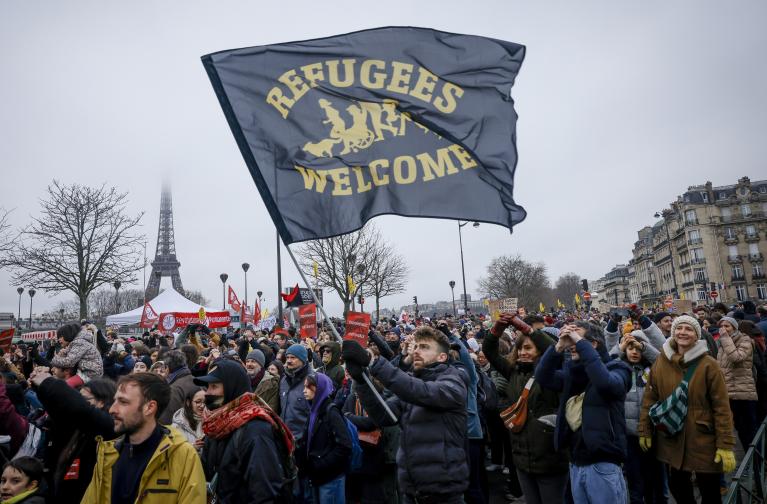 Десетки хиляди на протест във Франция срещу нов закон за