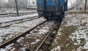 Закъснения и отменени влакове заради снега