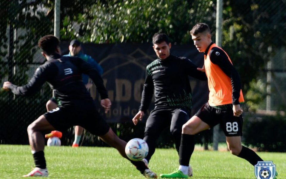 Отборът на Черно море стартира седмицата с двуразови занимания в