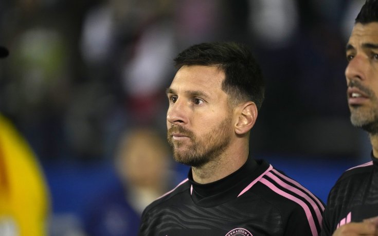 Лионел Меси вбеси съперниците си с ироничен жест