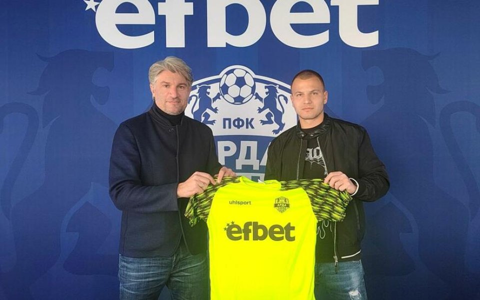 Отборът на Арда Кърджали привлече вратаря Петър Петров. След като се