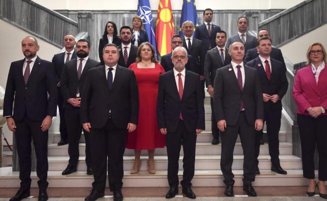 Официално: Димитър Ковачевски предаде премиерския пост в Р Северна Македония