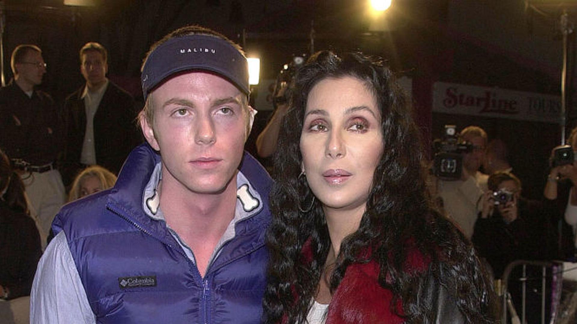 Синът на Шер Илайджа Блу Алман е приет по спешност