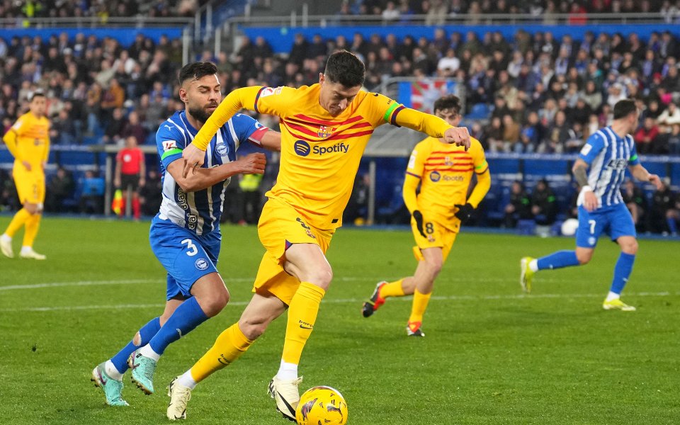 Алавес и Барселона играят при резултат 0:2 в мач от 23-ия