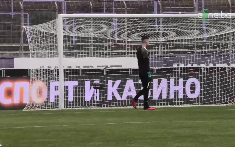 Отборите на Лудогорец и ЦСКА 1948 загряват, преди важния двубой