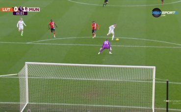 Расмус Хойлунд откри за Ман Юнайтед с гол от съблекалнята