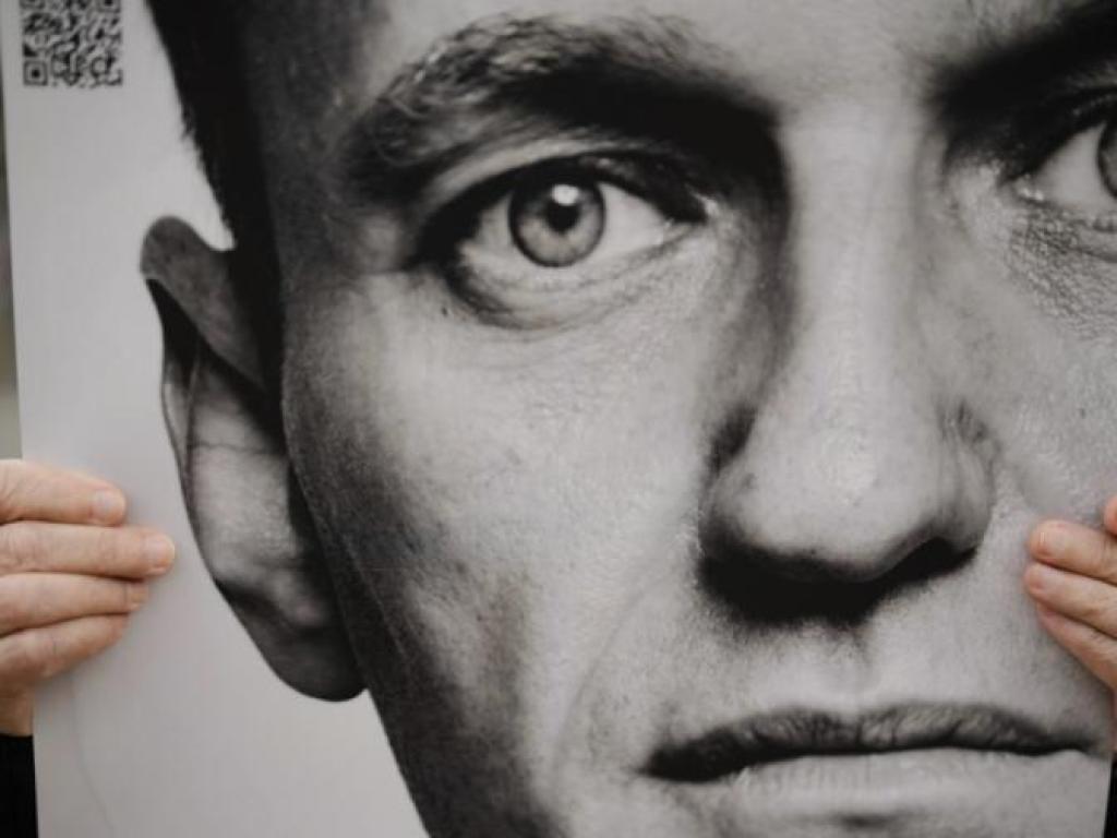 Тялото на покойния руски опозиционер Алексей Навални е върнато на