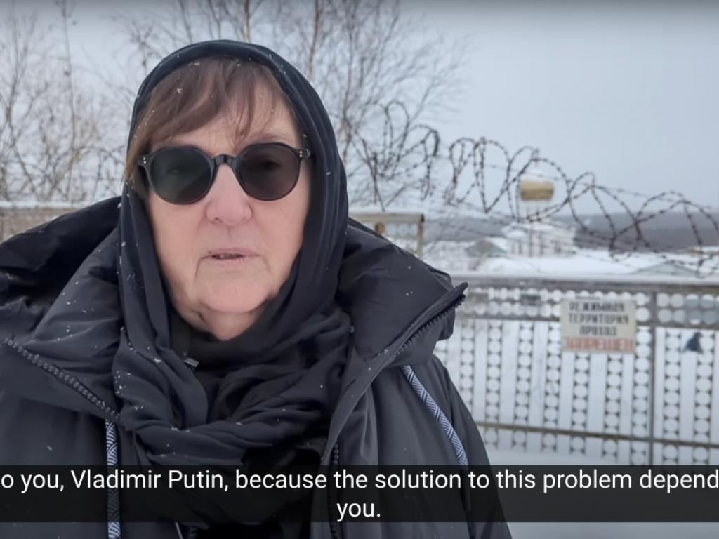 Майката на Алексей Навални Людмила съобщи че са ѝ показали
