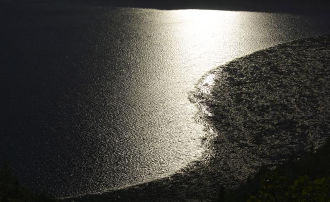 Да, това езеро във формата на сърце е истинско - но има смъртоносна история