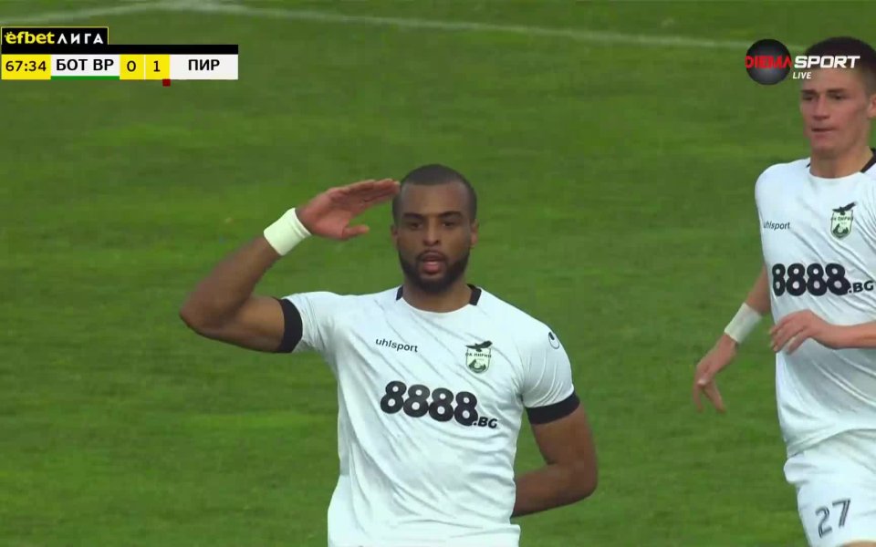 Макар и с човек по-ммалко на терена, Пирин Благоевград поведе