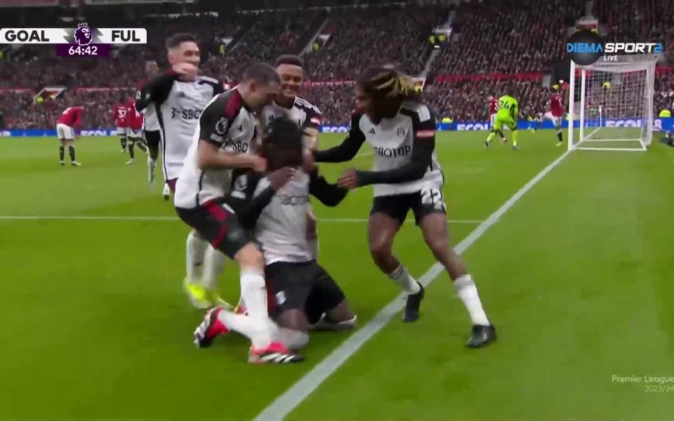 Защитникът на Фулъм Калвин Баси откри резултата срещу Манчестър Юнайтед