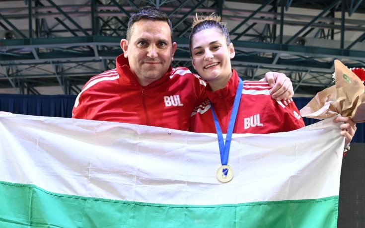 Страхотно! Емма Нейкова е европейска шампионка на сабя за девойки