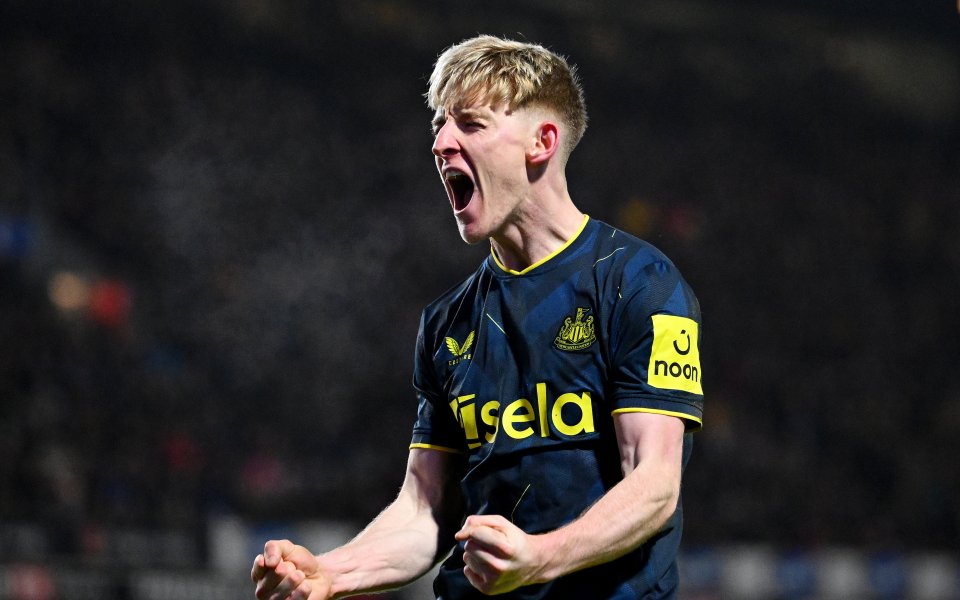 Нюкасъл се класира за 1/4-финалите за ФА Къп, след като