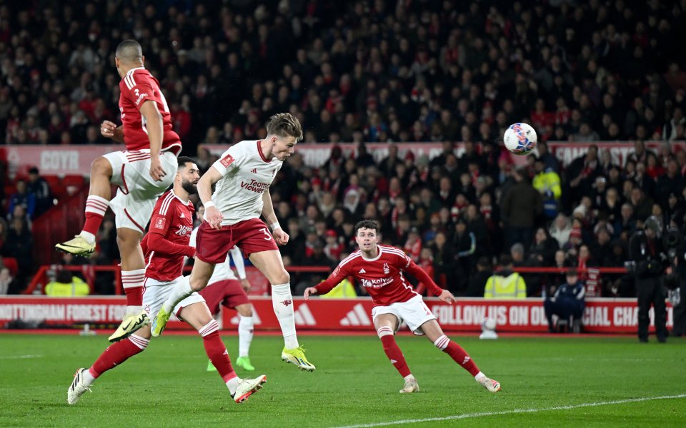 Нотингам и Манчестър Юнайтед играят при резултат 0:0 в мач от