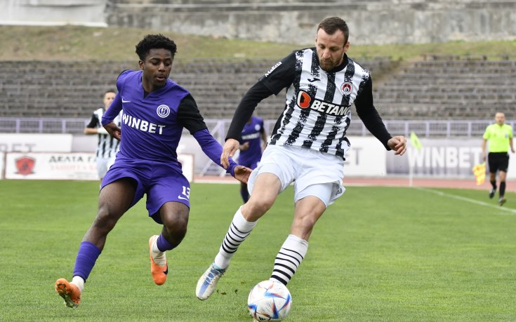 Локомотив София търси нова победа срещу Етър на 