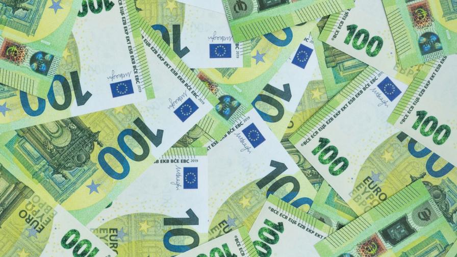 Испания разби фалшификаторска мрежа за банкноти от 100 евро