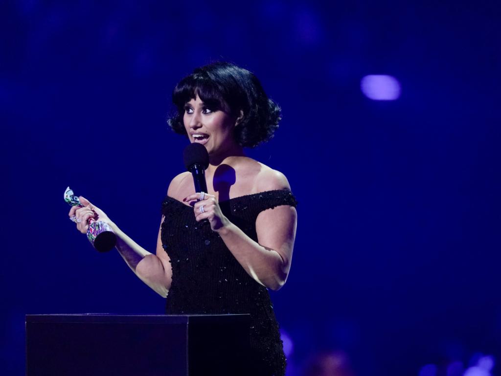 Британската певица Рей спечели престижните награди БРИТ в рекордните шест