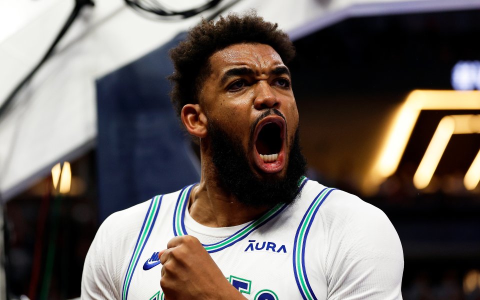 Звездата на Минестота Тимбъруулвс – Карл-Антъни Таунс, разкъса част от