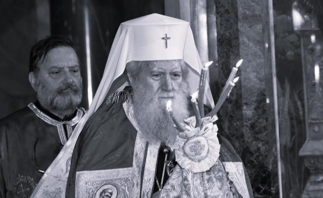 В памет на патриарха: Заупокойна света литургия в Троянския манастир