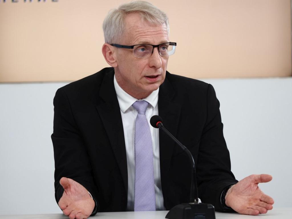Премиерът в оставка Николай Денков коментира появилите се в публичното