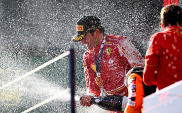 Карлос Сайнц триумфира в Гран При на Австралия две седмици