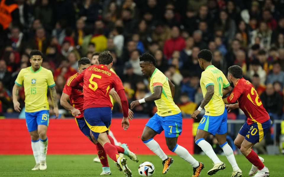 Ла Роха стартира по уверено срещата и контролираше събитията в