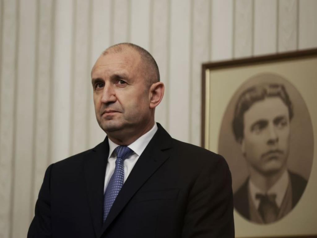 Президентът Румен Радев подписа указ за назначаване на служебно правителство