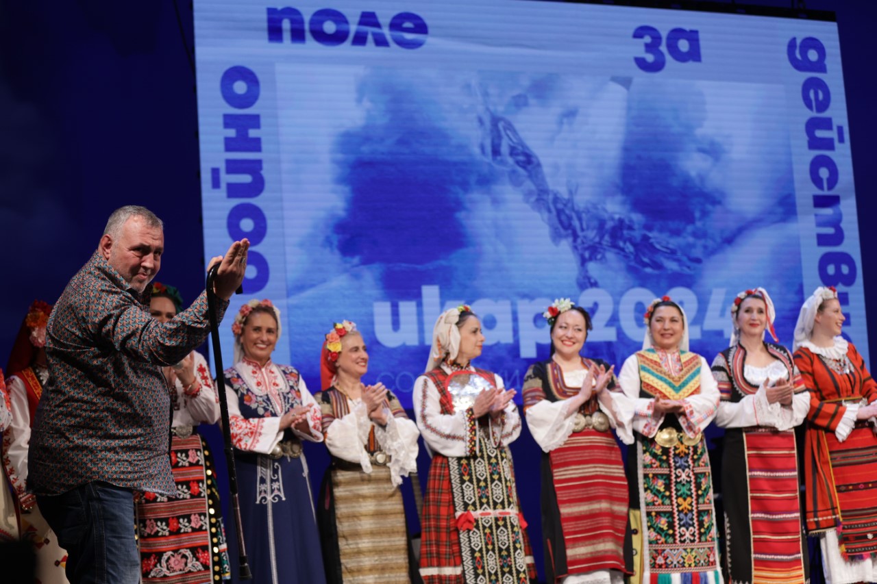 <p>Националните награди за сценични изкуства ИКАР се връчват за 50-и юбилеен път на официална церемония в Народния театър &bdquo;Иван Вазов&ldquo;. Събитието е част от XIX. &quot;Софийски театрален салон&quot; на Съюза на артистите в България, който тази година се провежда под мотото &bdquo;Бойно поле за действие&ldquo;.</p>