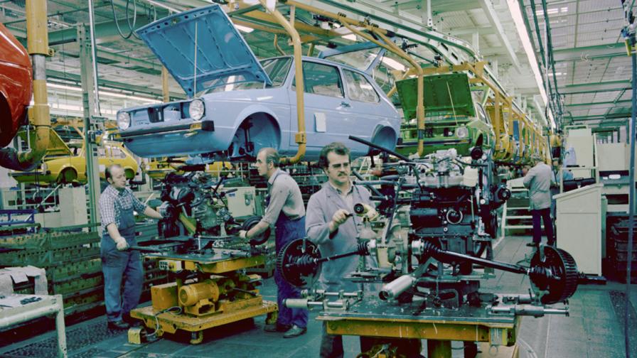 <p>Преди 50 години: VW започва производството на Golf</p>