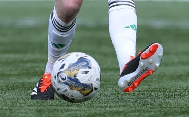 Полузащитникът на Моленбек Джеф Рен Аделайд ще пропусне остатъка от сезона