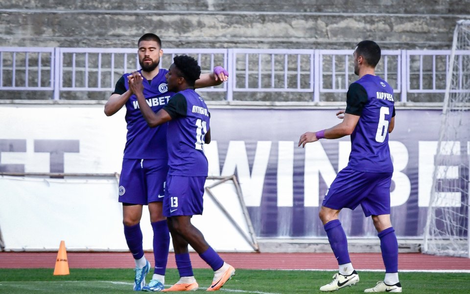 Дидис Пита донесе победата на Етър над Арда с късното