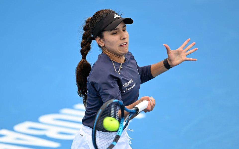 Колумбийката Камила Осорио триумфира с титлата на турнира по тенис