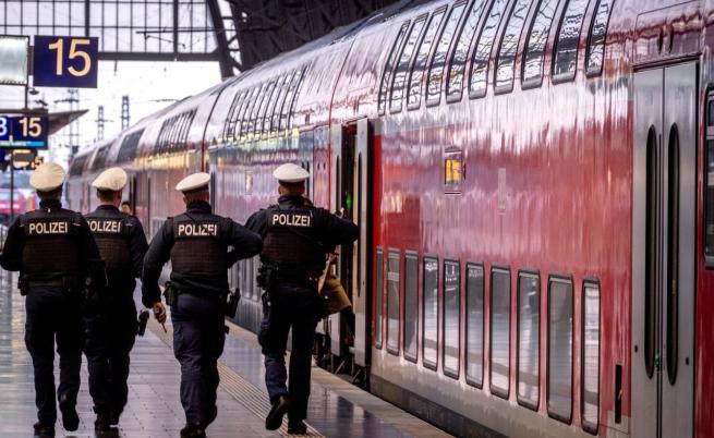 Арестуваха трима младежи в Германия по подозрение в подготовка на терористична атака