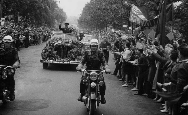 Юрий Гагарин в Чехословакия, 1 май 1961 г.